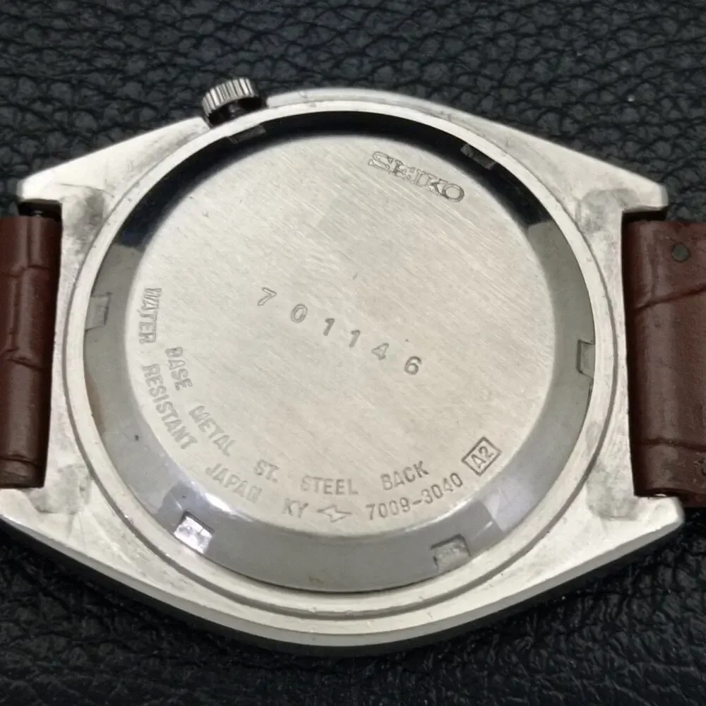 Vintage 1993 Seiko Automatic Mens Silver Watch W/daydate & Gold accents - Picture 8 of 10